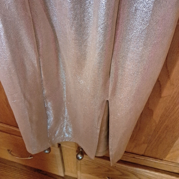 NWT Beautiful sparkle (Nude) cocktail dress size 4 by MISSGUIDED Bust 32" L 36" - Picture 3 of 5
